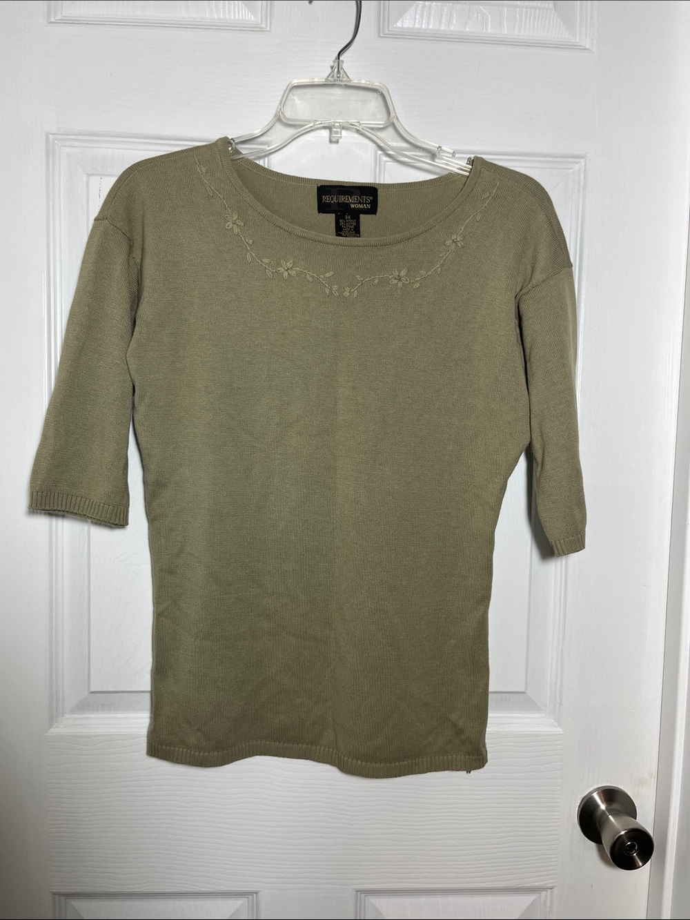 Requirements Olive Short Sleeve Knit Top Embroidered NeckTag says 3X more like M
